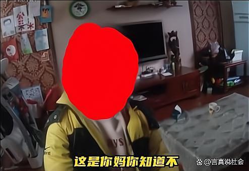 一男孩不寫作業(yè)拿刀抵抗 民警：等我們教育就不是這樣了