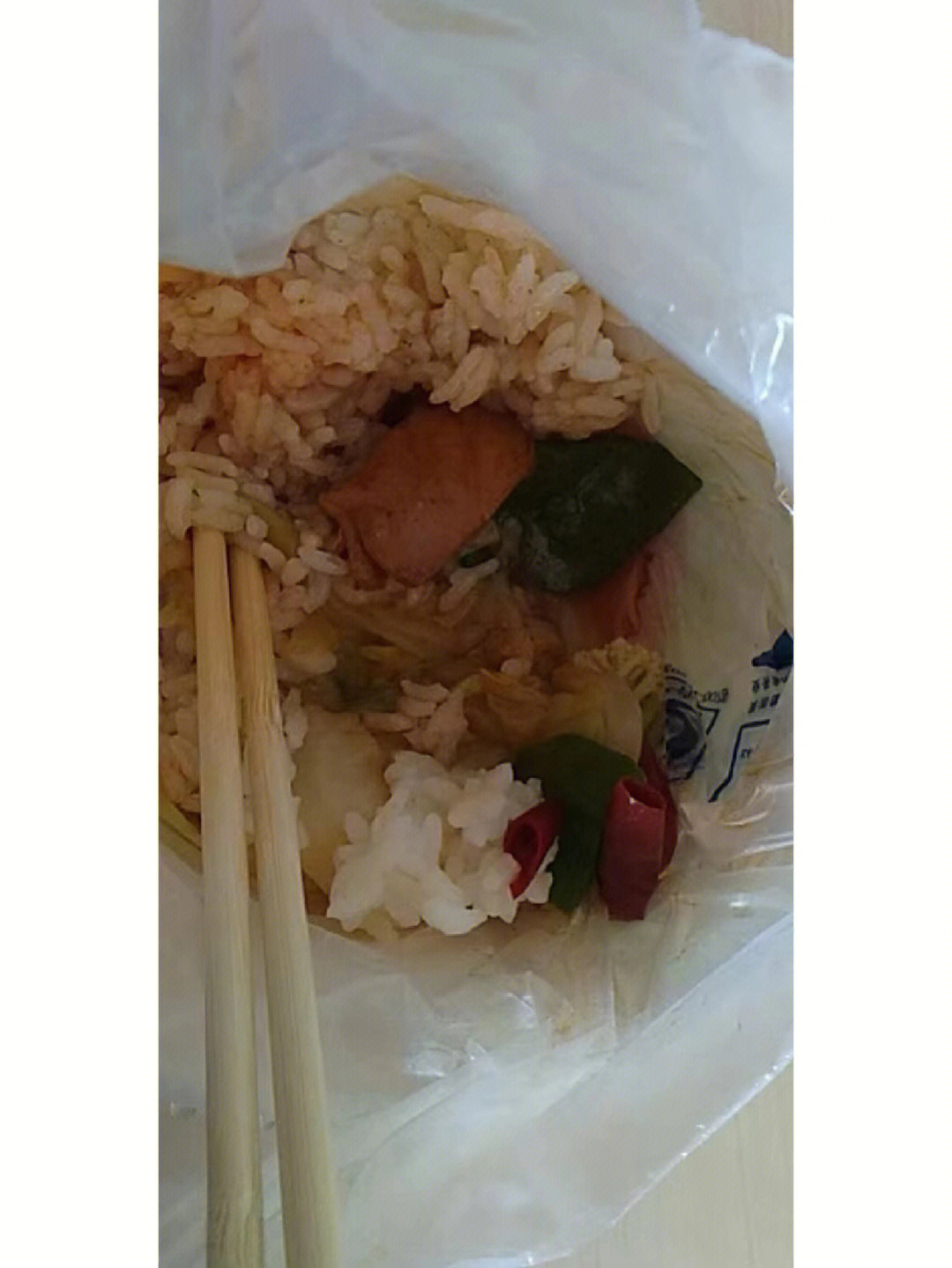 學校用霉變生蟲大米做學生餐